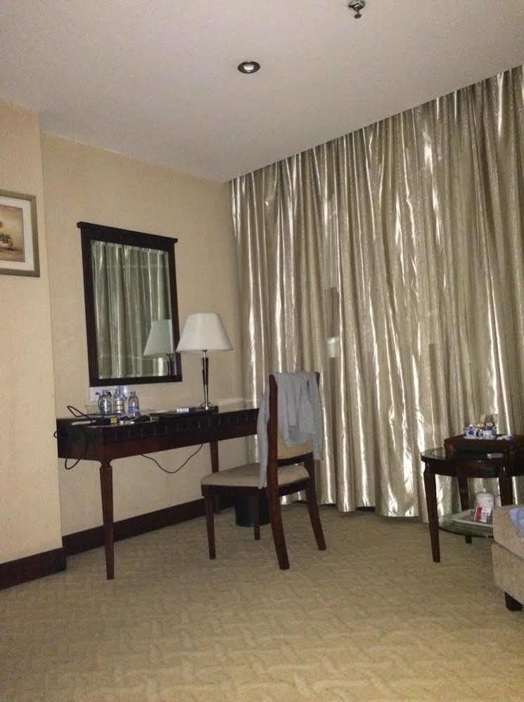 Jun Hao Hotel Dongguan  Exterior photo